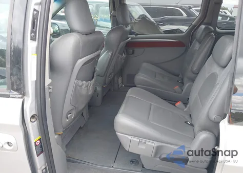 2005 Chrysler Town & Country Limited from USA, damaged, VIN 2C8GP64L75R493396